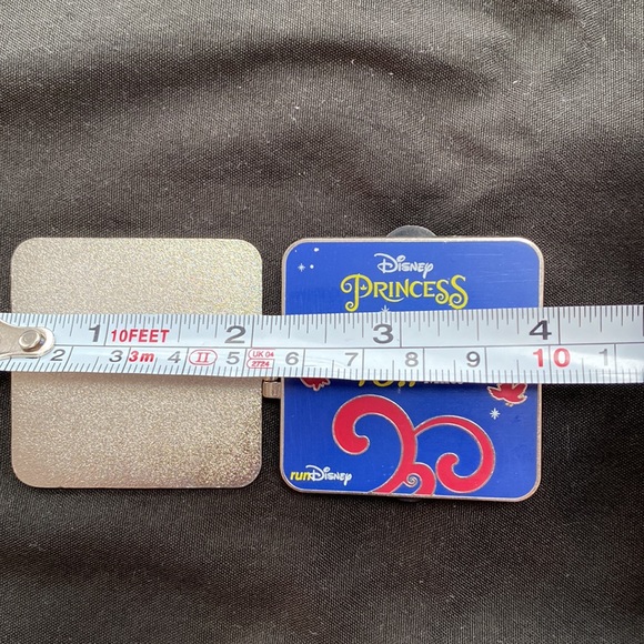 Disney Pin 2018 Half Marathon runDisney Snow White Princess Limited Edition - Picture 6 of 10